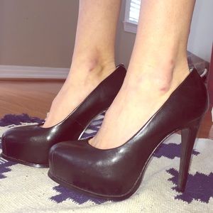 Simply Vera by Vera Wang platforms